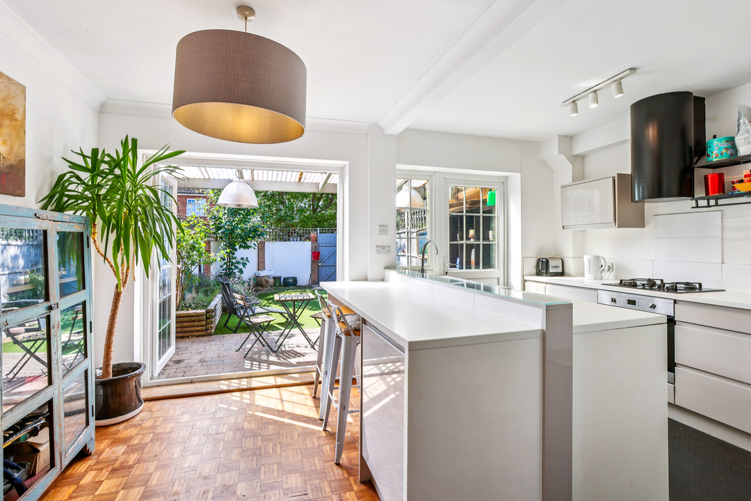 3 bed house for sale in Yeomans Mews, Isleworth  - Property Image 3