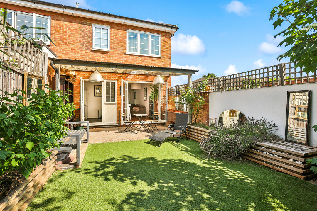 3 bed house for sale in Yeomans Mews, Isleworth  - Property Image 8