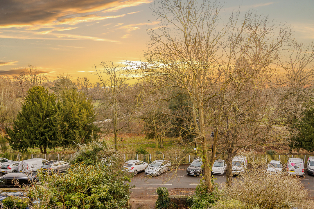 2 bed apartment for sale in Mattock Lane, Ealing  - Property Image 4