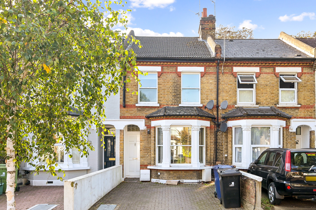 2 bed apartment for sale in Eccleston Road, Ealing  - Property Image 3