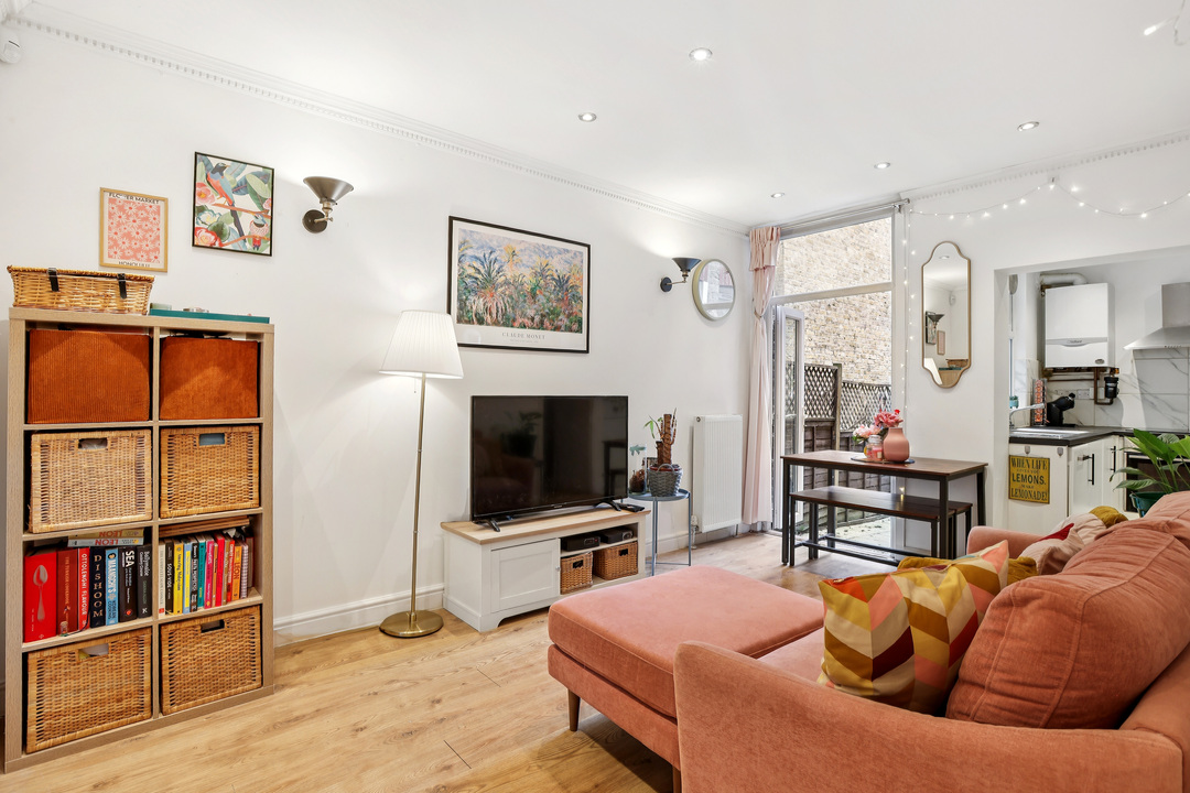 2 bed apartment for sale in Lawn Gardens, London 1