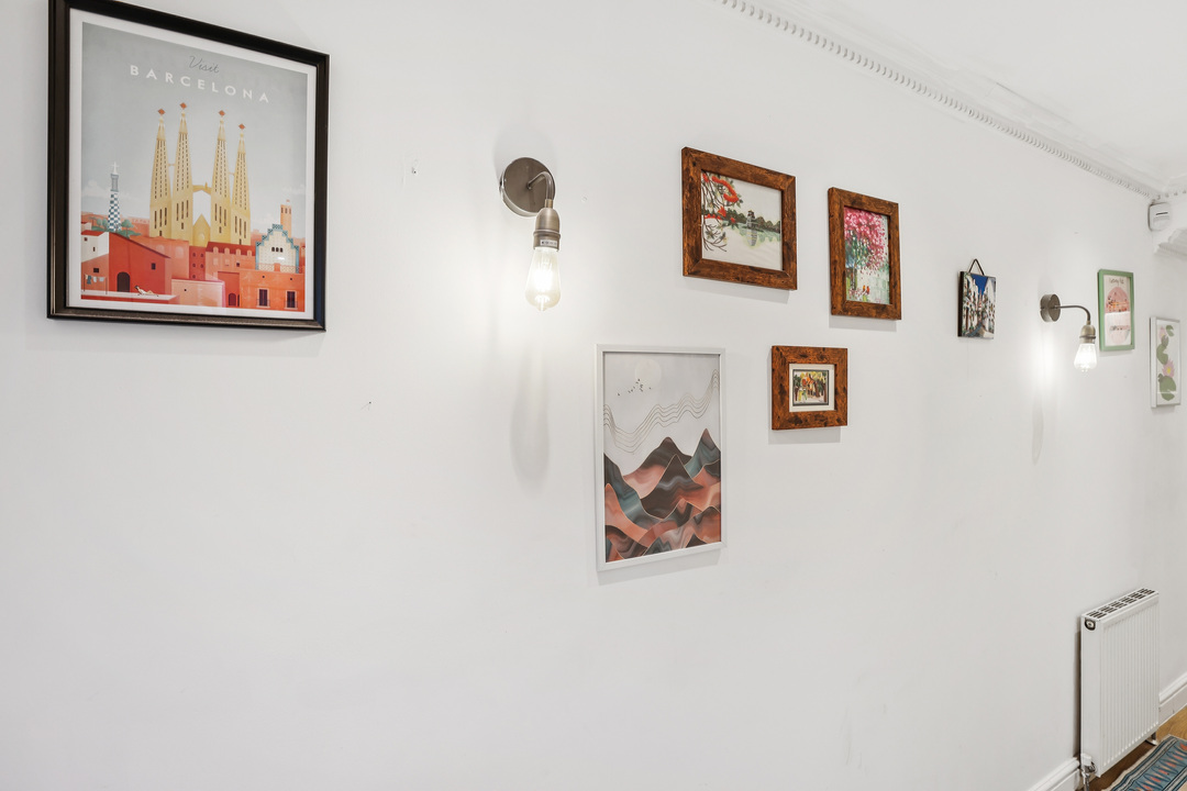 2 bed apartment for sale in Lawn Gardens, London 13