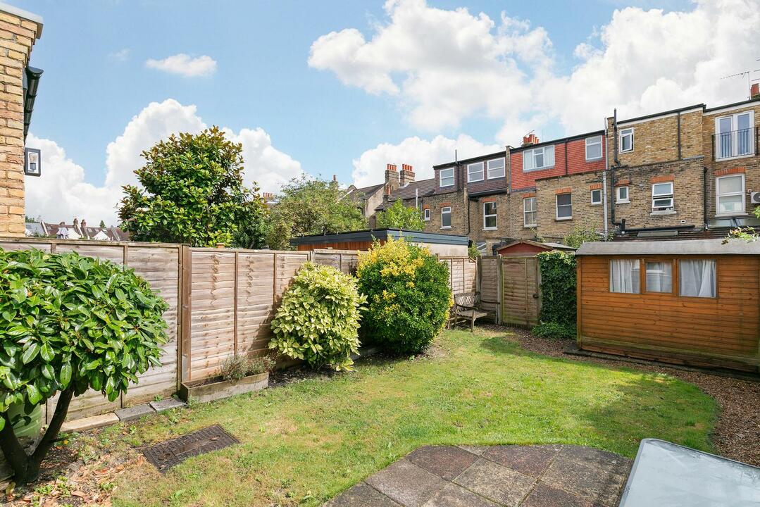 1 bed apartment for sale in Drayton Grove, Ealing, London, W13 10