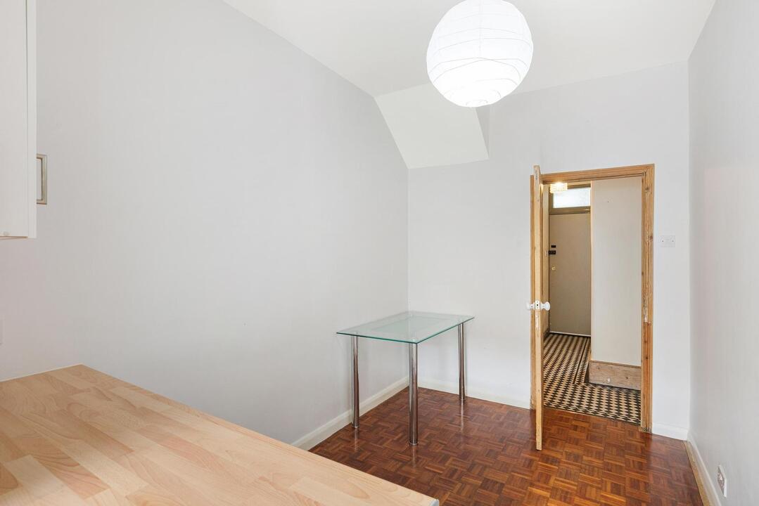 1 bed apartment for sale in Drayton Grove, Ealing, London, W13 8