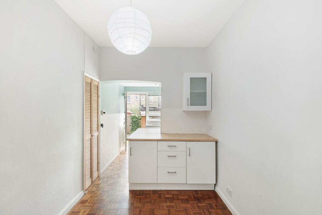 1 bed apartment for sale in Drayton Grove, Ealing, London, W13 11