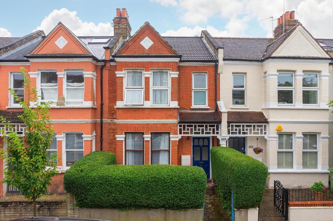 1 bed apartment for sale in Drayton Grove, Ealing, London, W13 2