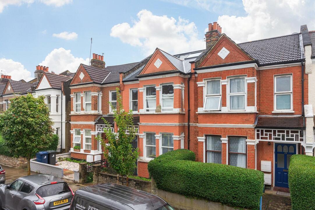 1 bed apartment for sale in Drayton Grove, Ealing, London, W13 6