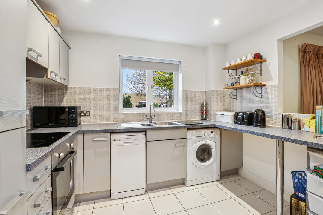 2 bed apartment for sale in Primrose Place, Isleworth  - Property Image 7