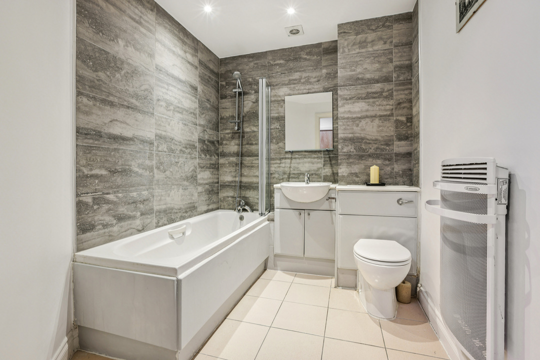 2 bed apartment for sale in Primrose Place, Isleworth  - Property Image 6