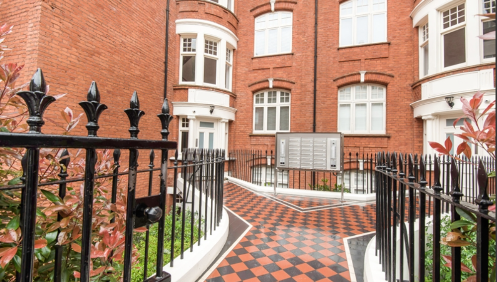 2 bed apartment to rent in Hamlet Gardens, London  - Property Image 9