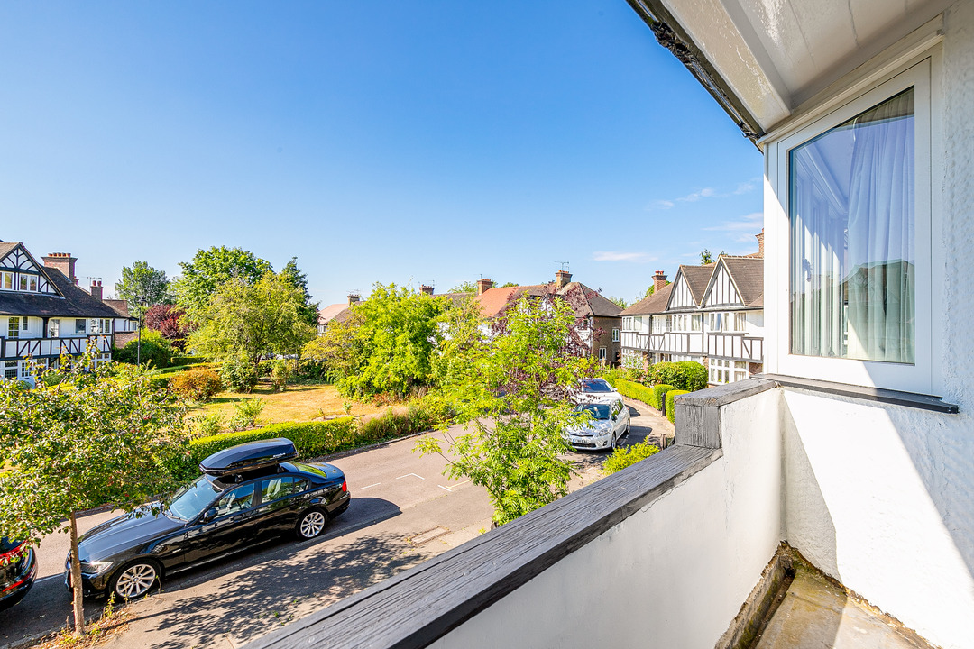 4 bed terraced house for sale in Princes Gardens, London  - Property Image 4