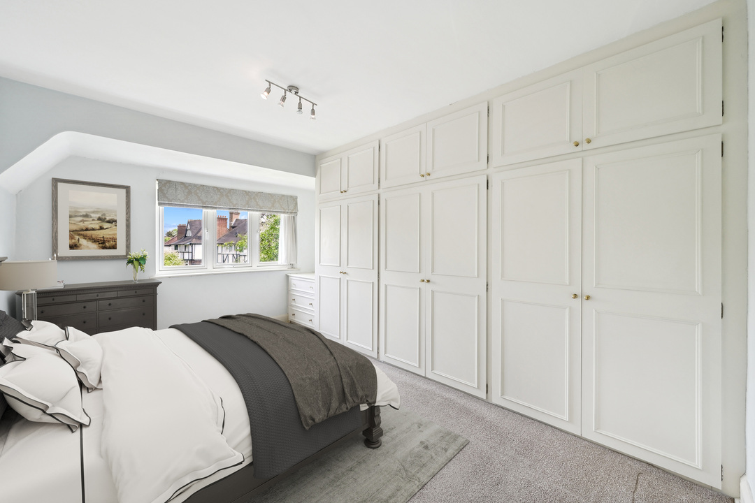 3 bed end of terrace house for sale in Princes Gardens, Acton  - Property Image 5