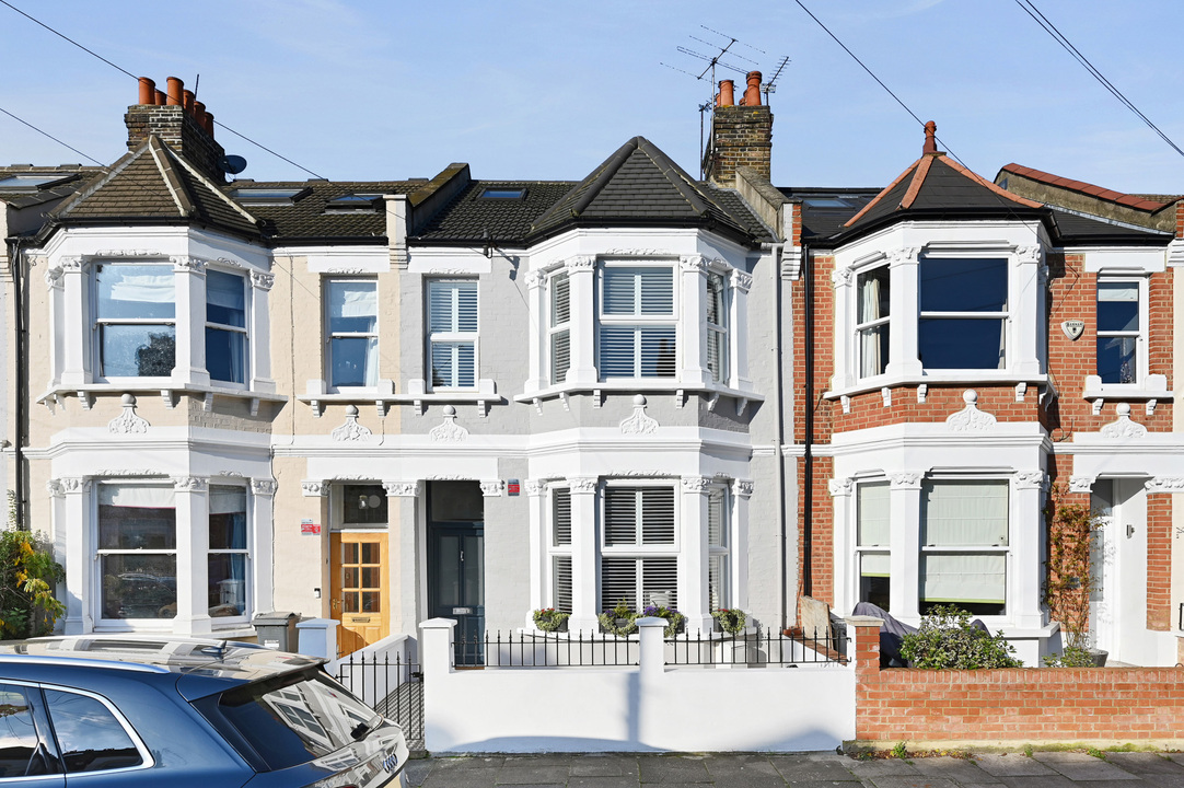4 bed terraced house for sale in Chiswick, London  - Property Image 3