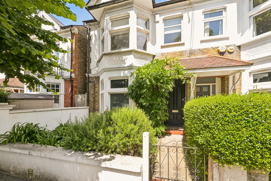 2 bed apartment to rent in Airedale Road, Ealing  - Property Image 17