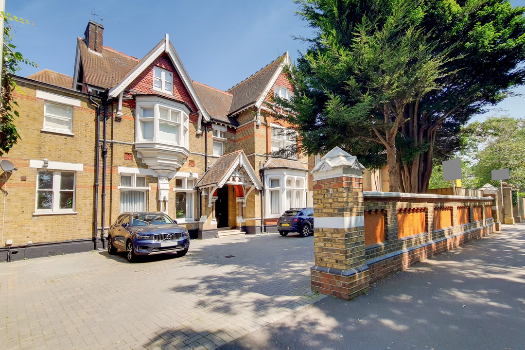 2 bed apartment to rent in 19 North Common Road, London  - Property Image 1