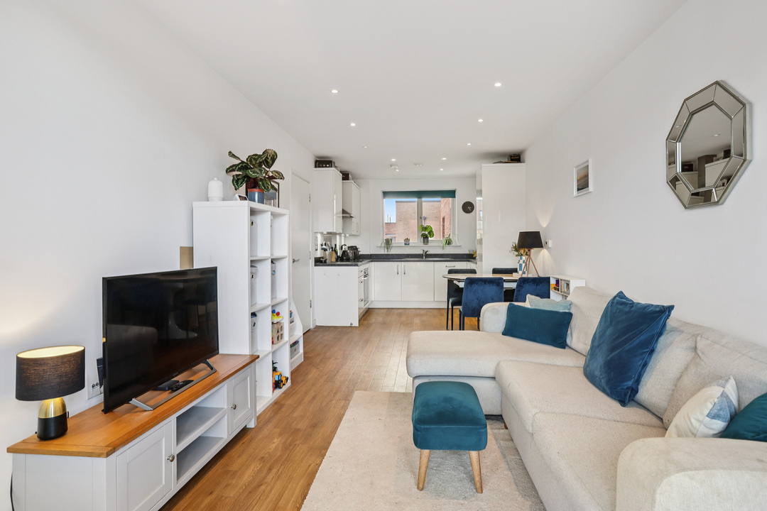 1 bed apartment for sale in Myers Court, Brentford, Greater London, TW8 5