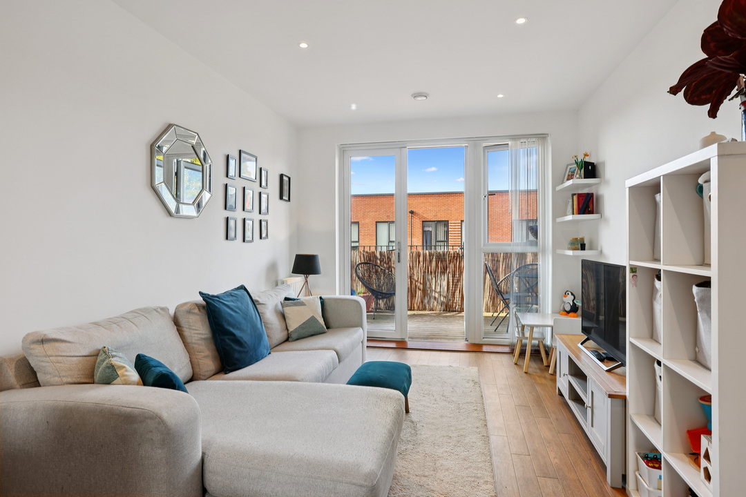 1 bed apartment for sale in Myers Court, Brentford, Greater London, TW8 1