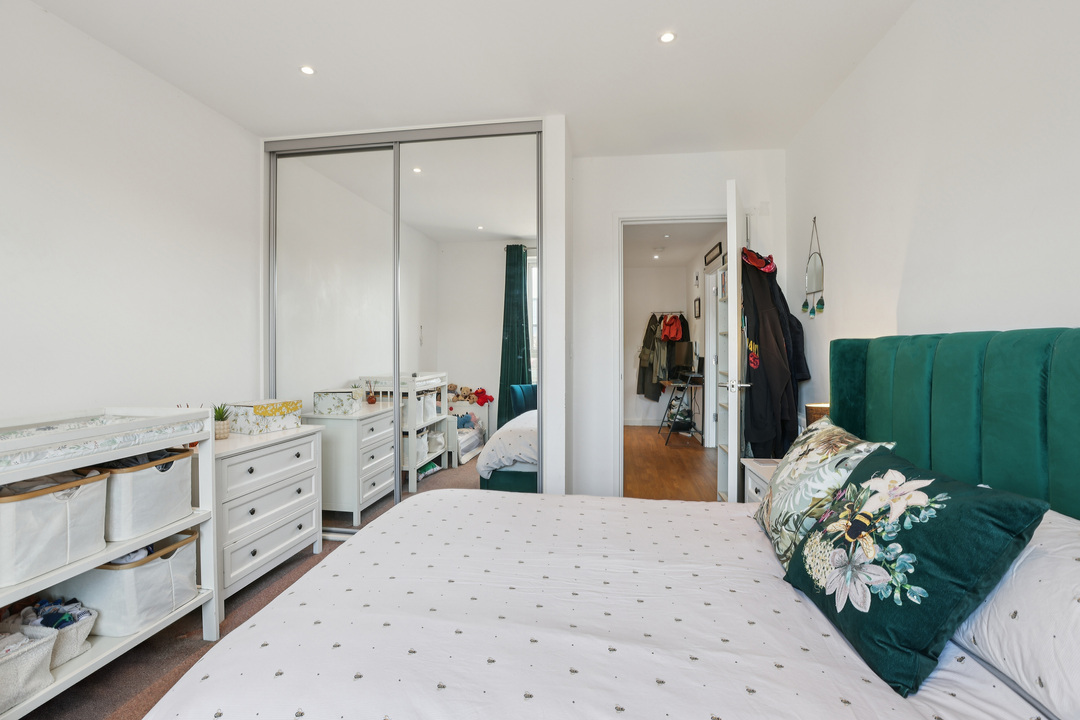 1 bed apartment for sale in Myers Court, Brentford, Greater London, TW8 13