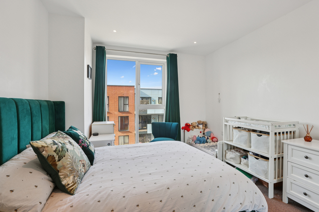 1 bed apartment for sale in Myers Court, Brentford, Greater London, TW8 10