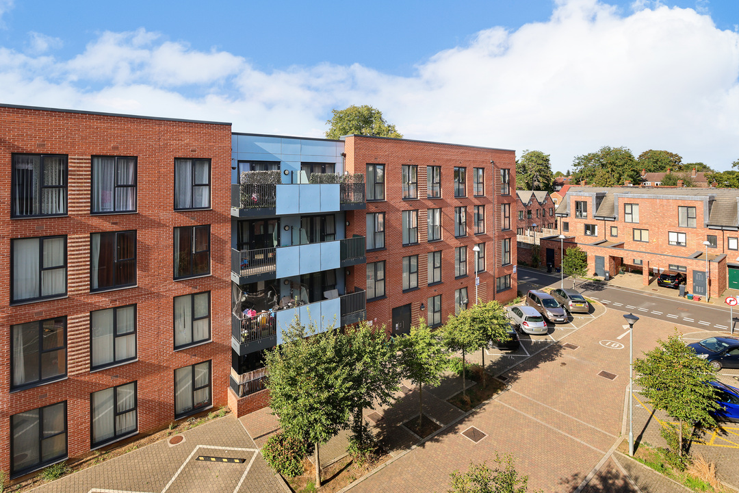 1 bed apartment for sale in Myers Court, Brentford, Greater London, TW8 21