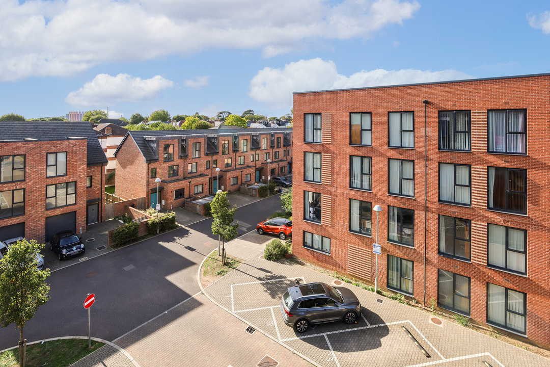 1 bed apartment for sale in Myers Court, Brentford, Greater London, TW8 8