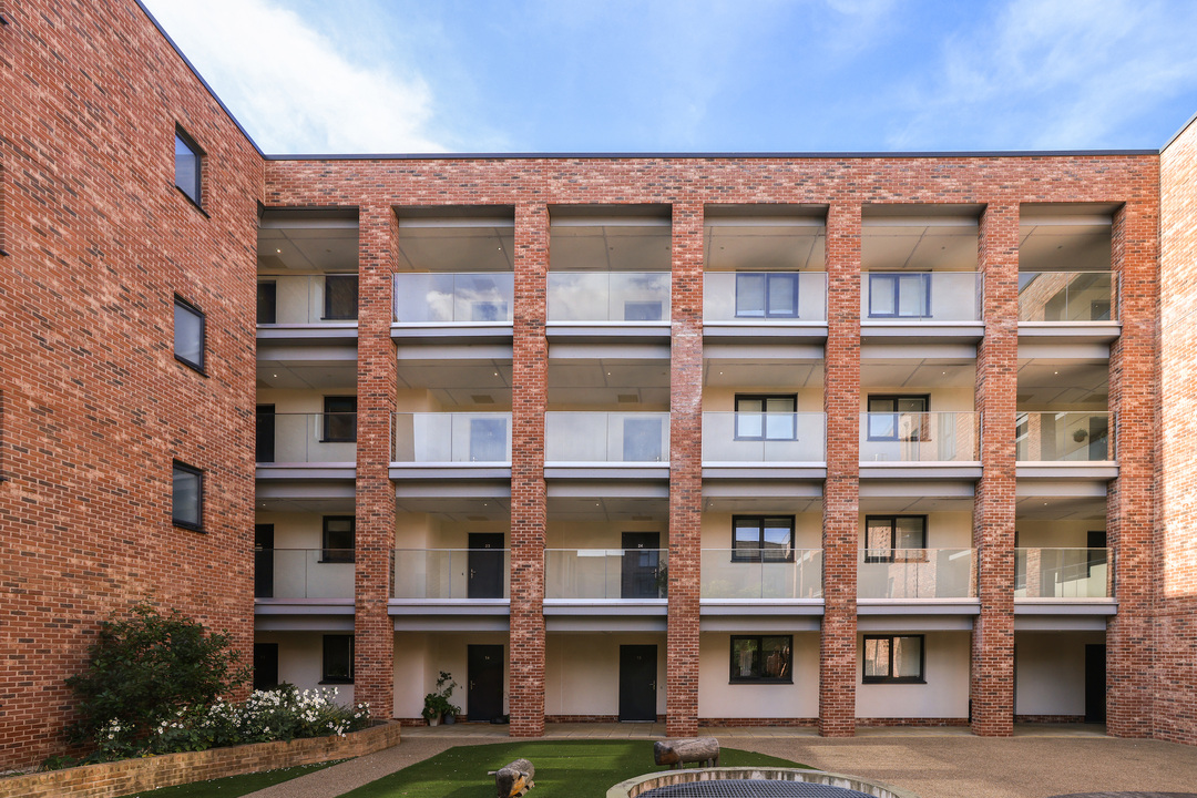 1 bed apartment for sale in Myers Court, Brentford, Greater London, TW8 15