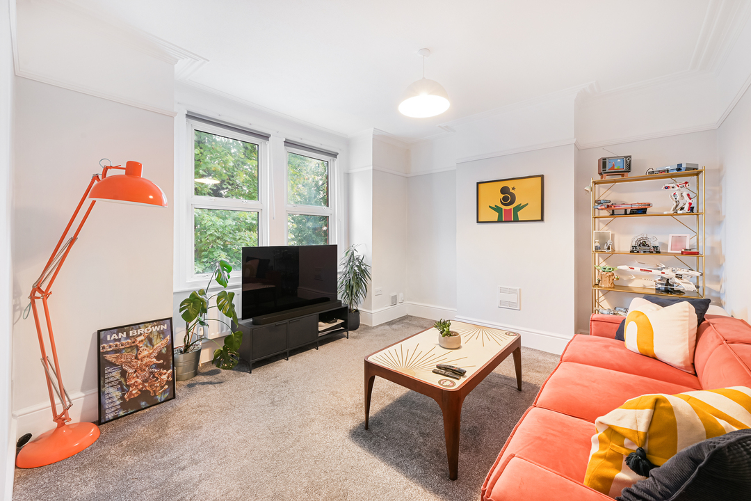 2 bed apartment to rent, Ealing  - Property Image 3