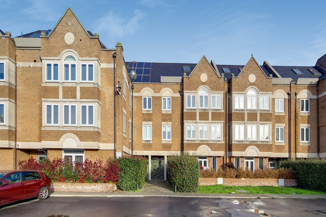 2 bed apartment to rent in Ealing Green, London  - Property Image 1