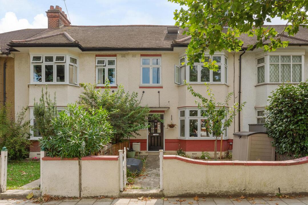 5 bed terraced house for sale in Boston Manor Road, Brentford  - Property Image 4