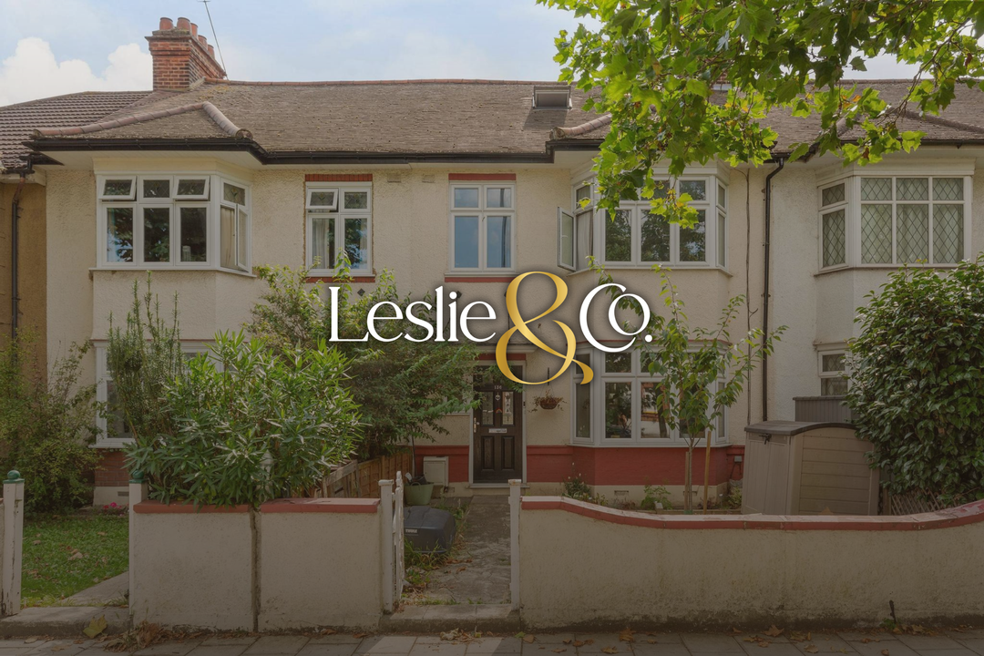 5 bed terraced house for sale in Boston Manor Road, Brentford, TW8  - Property Image 1