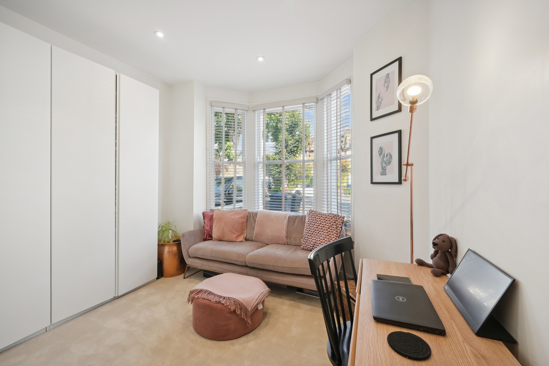 1 bed apartment for sale in Eccleston Road, Ealing 3