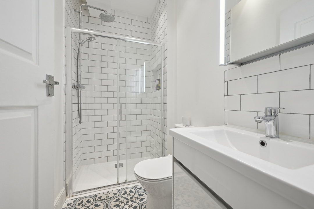 1 bed apartment for sale in Eccleston Road, Ealing 12