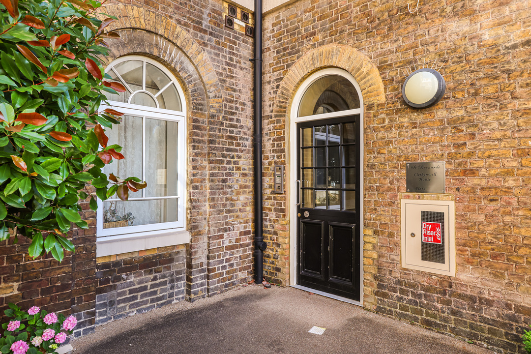 2 bed apartment for sale in Hilda Road, Southall 12