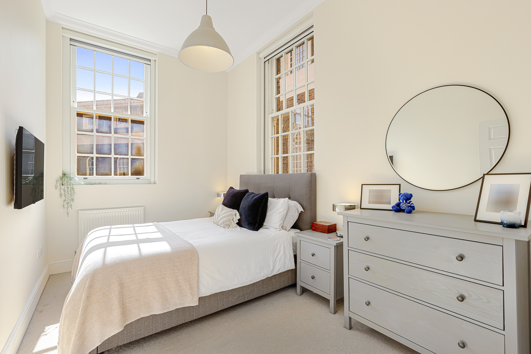 2 bed apartment for sale in Hilda Road, Southall 5