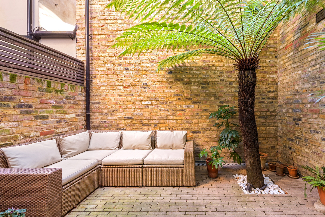 1 bed apartment to rent in Gordon Road, Ealing, London, W5 3