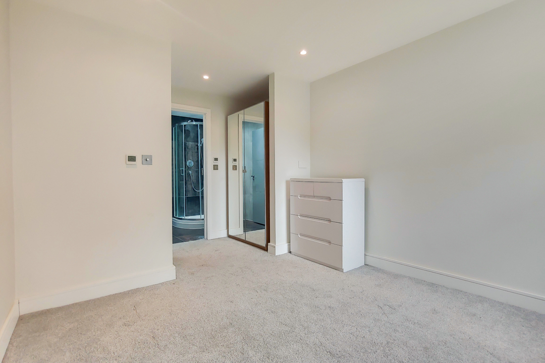3 bed apartment to rent in Ealing Green, London  - Property Image 12