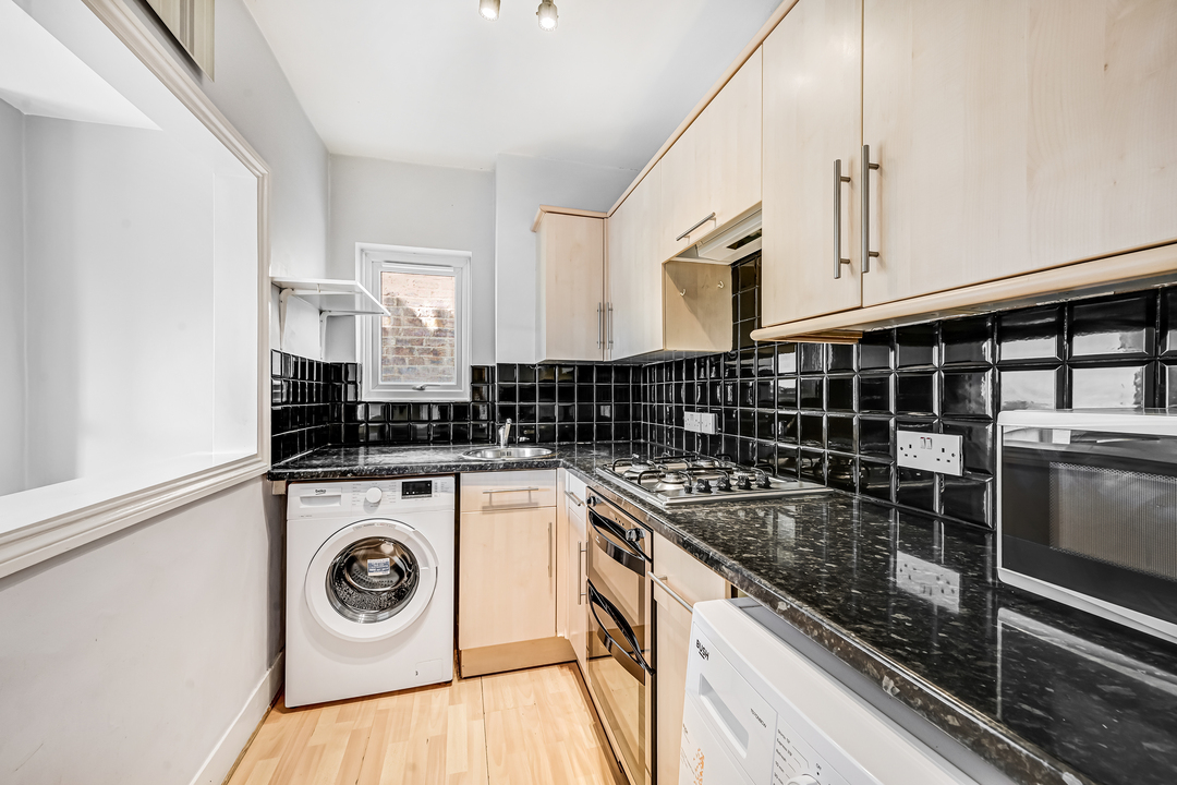2 bed apartment to rent in Berrymede Road, London  - Property Image 5