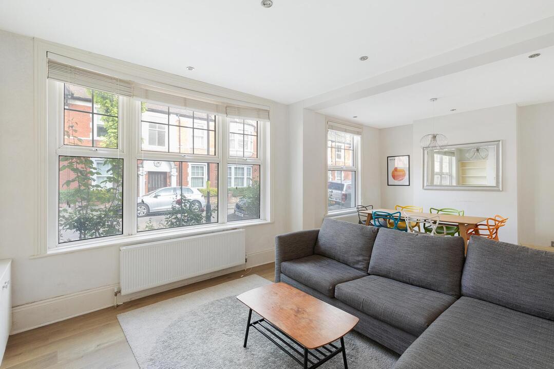 2 bed apartment for sale in Northcote Avenue, London 7