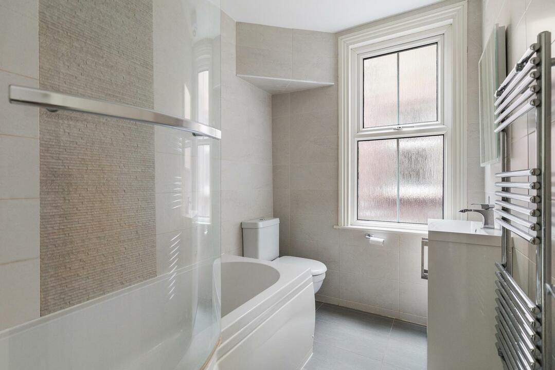 2 bed apartment for sale in Northcote Avenue, London 15