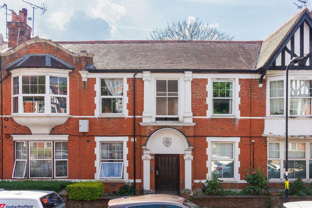 2 bed apartment for sale in Northcote Avenue, London 19