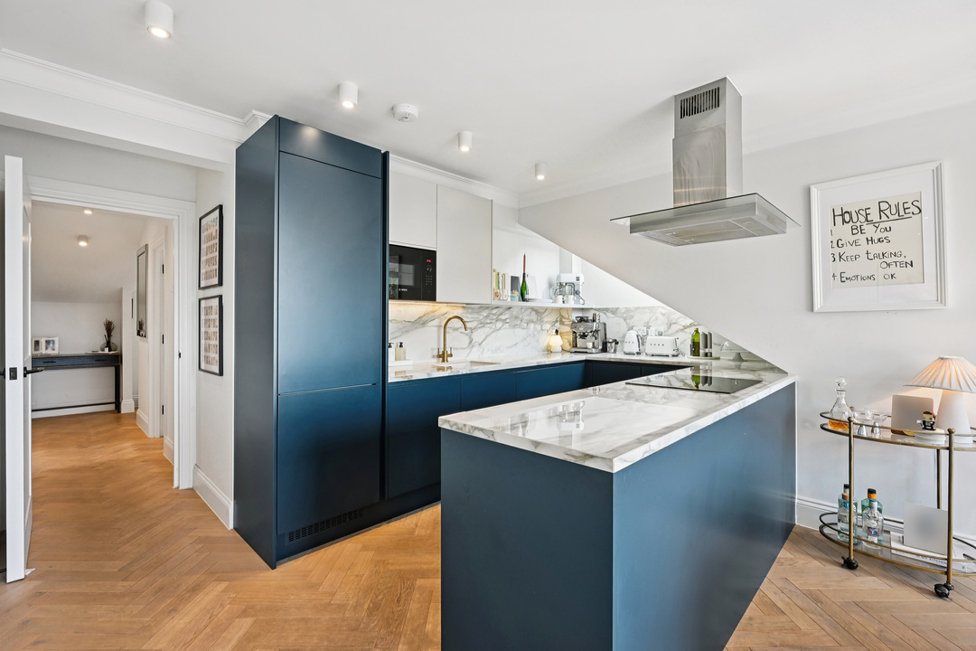 2 bed apartment for sale in Cleveland Road, Ealing  - Property Image 1