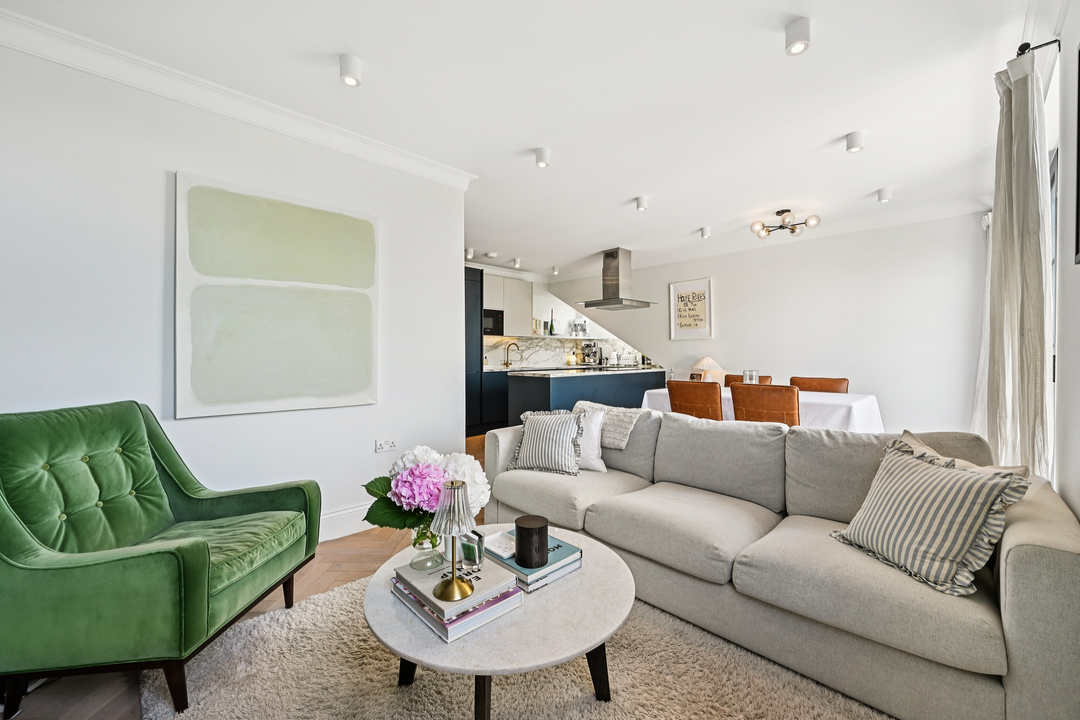 2 bed apartment for sale in Cleveland Road, Ealing - Property Image 1