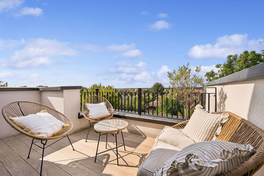 2 bed apartment for sale in Cleveland Road, Ealing 10