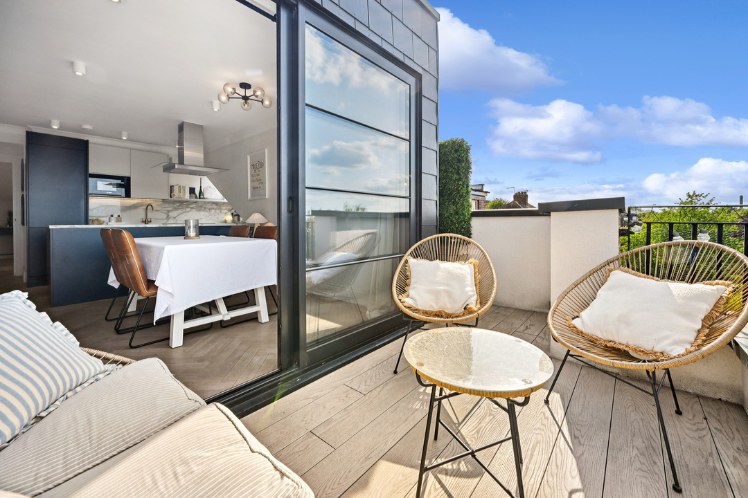 2 bed apartment for sale in Cleveland Road, Ealing 6