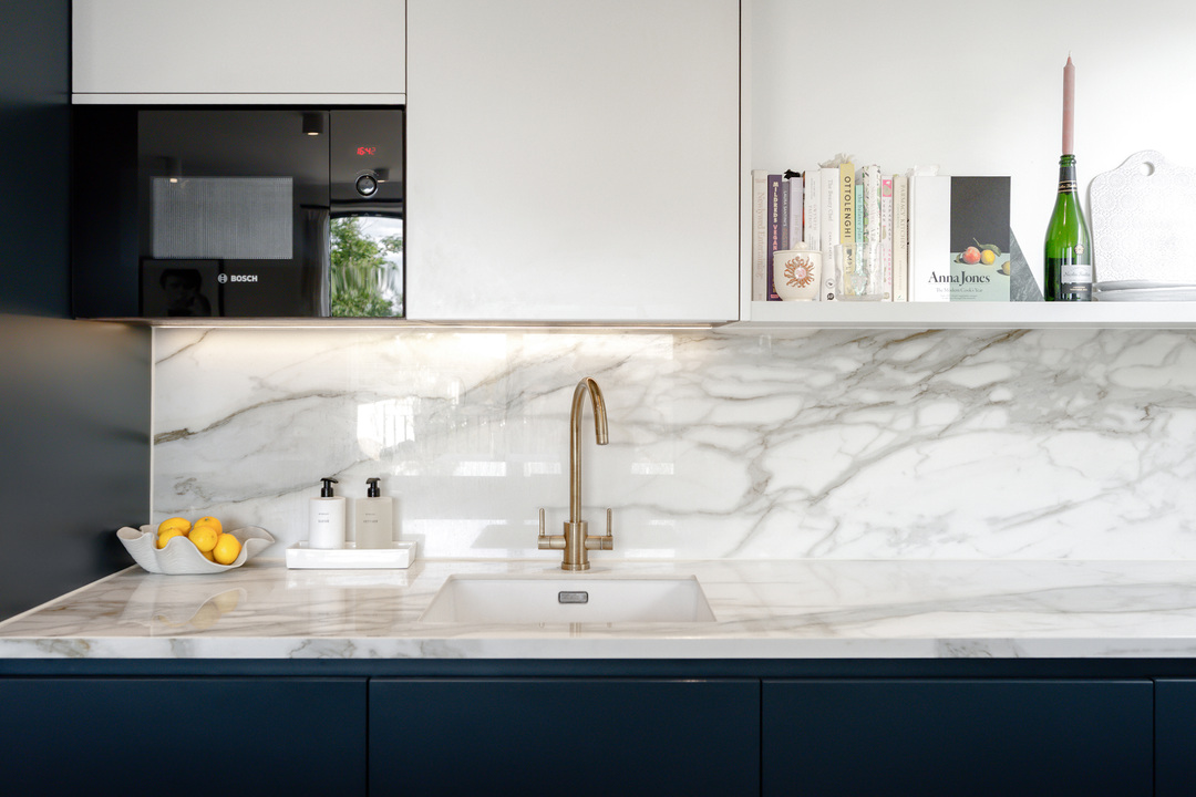 2 bed apartment for sale in Cleveland Road, Ealing 8