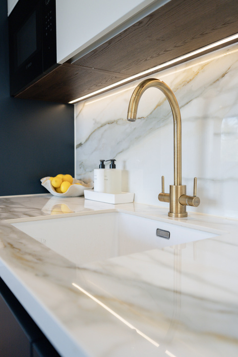 2 bed apartment for sale in Cleveland Road, Ealing 12