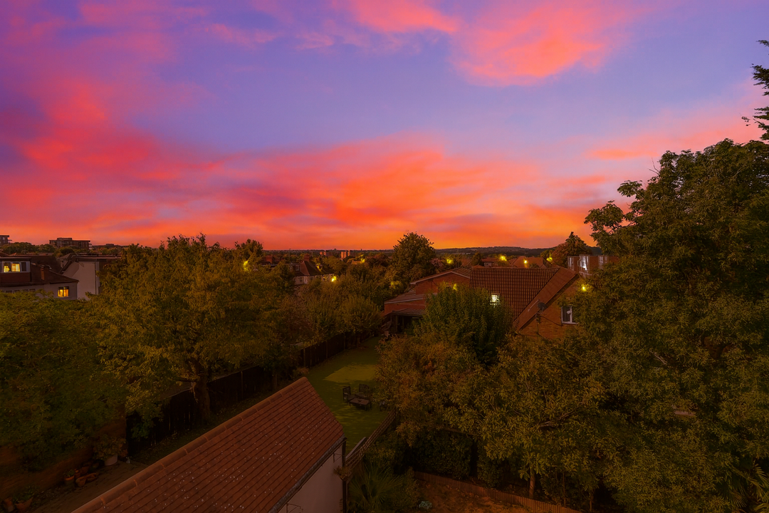 2 bed apartment for sale in Cleveland Road, Ealing 23