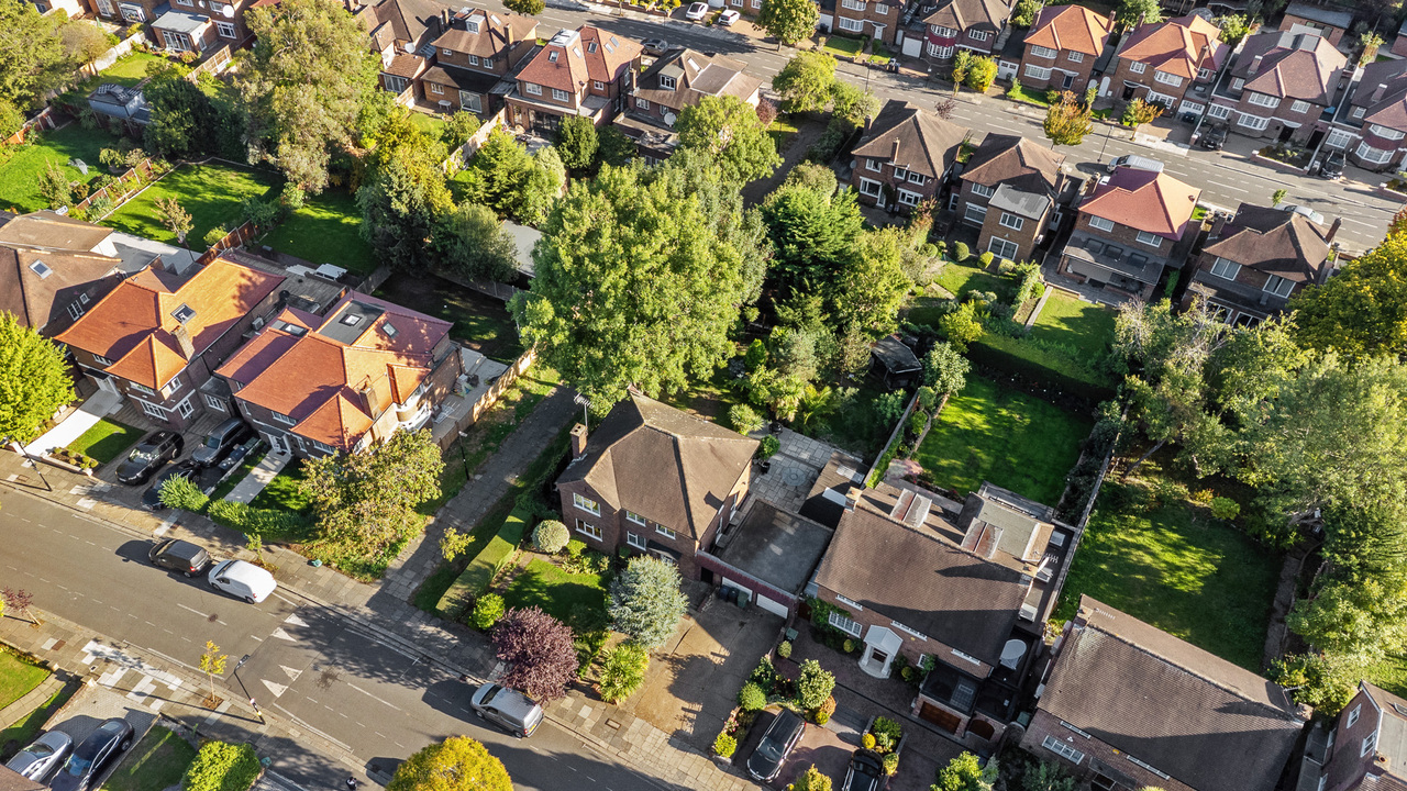 4 bed detached house for sale in The Ridings, Ealing, London, W5  - Property Image 18