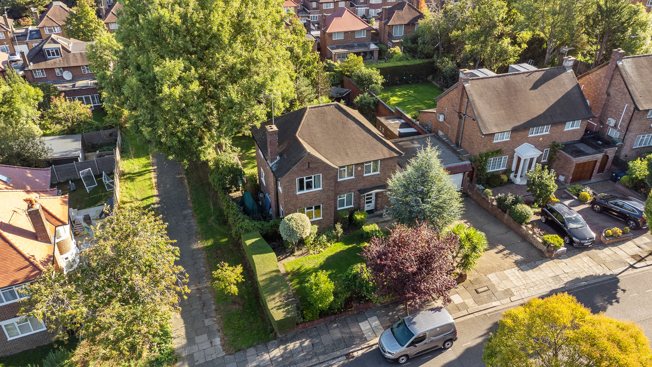 4 bed detached house for sale in The Ridings, Ealing, London, W5  - Property Image 2
