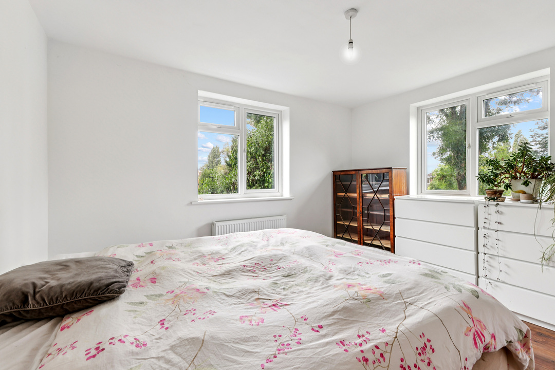4 bed detached house for sale in The Ridings, Ealing, London, W5  - Property Image 10